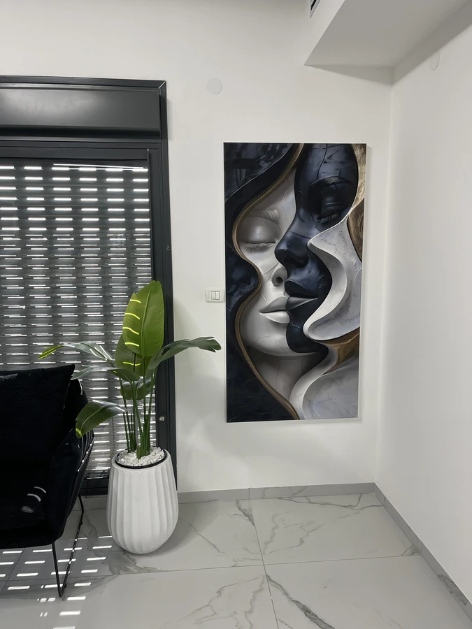 פנים כהה לאורך ״קטלוג הבית״